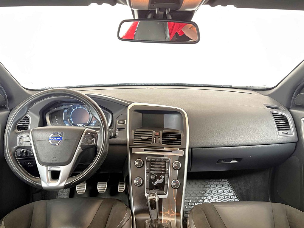 Volvo XC60 2.0 D4 R-design