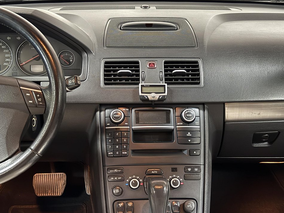 Volvo XC90 2.4D  4x4, 7míst