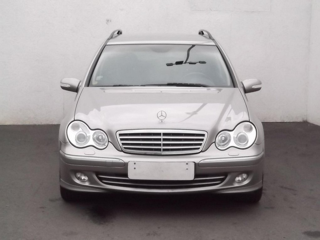 Mercedes-Benz Třída C 2.2 CDi 