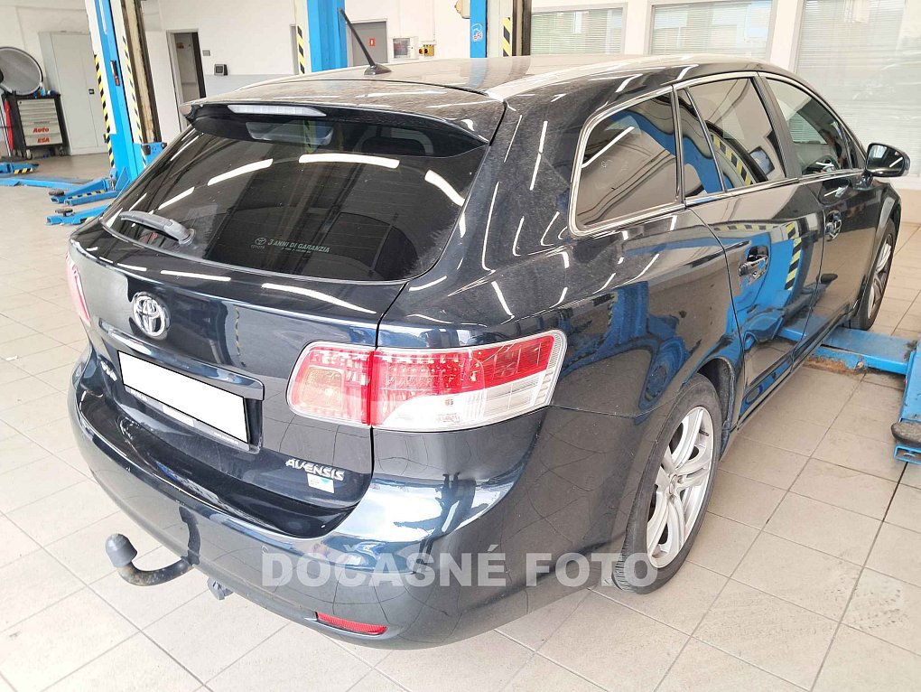 Toyota Avensis 1.8i 