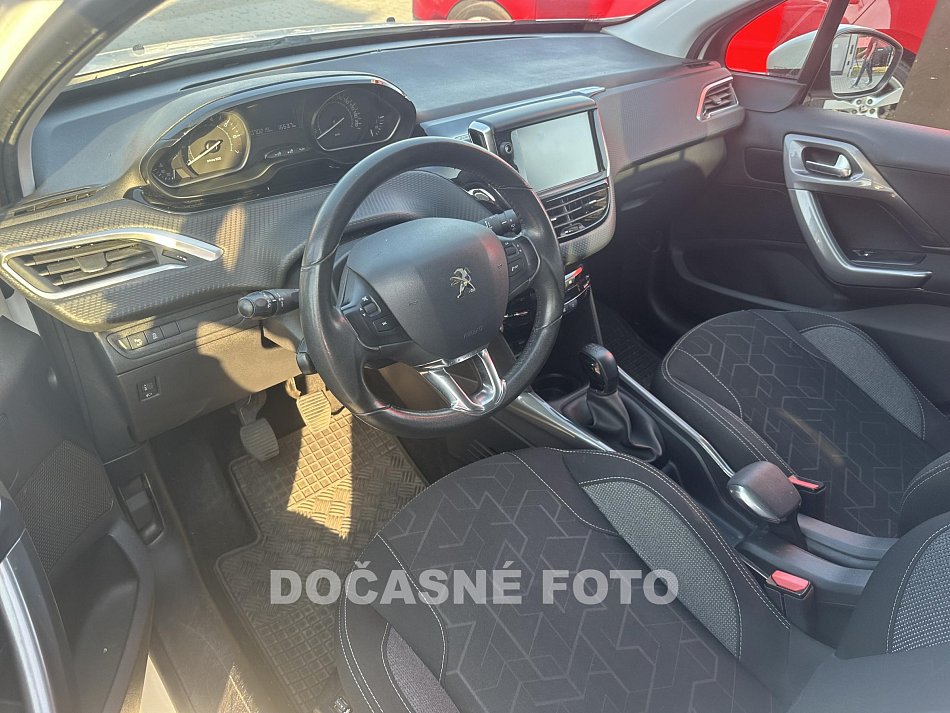 Peugeot 2008 1.2PT 