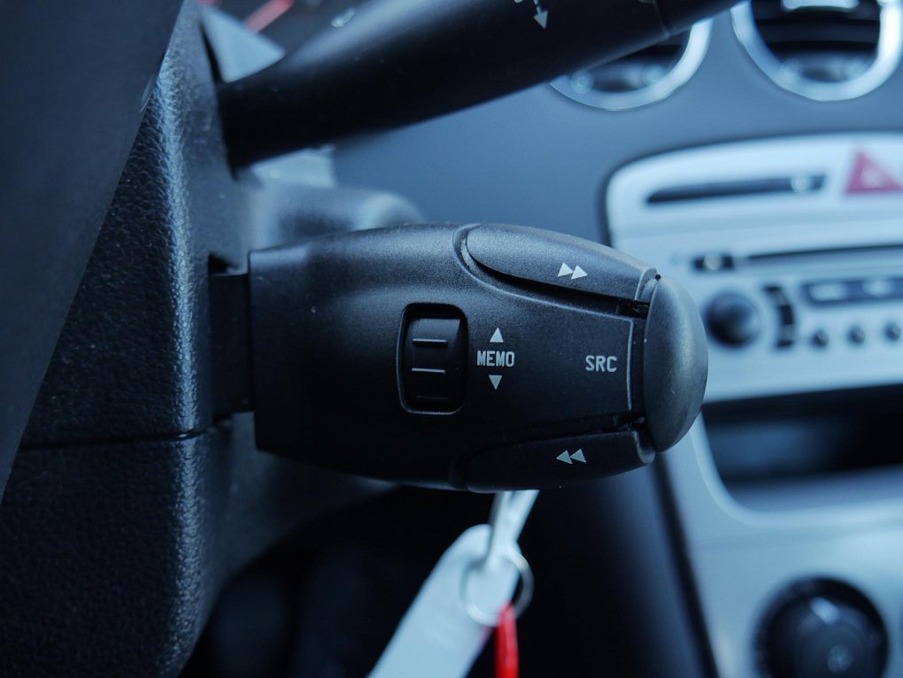 Peugeot 308 1.4i 