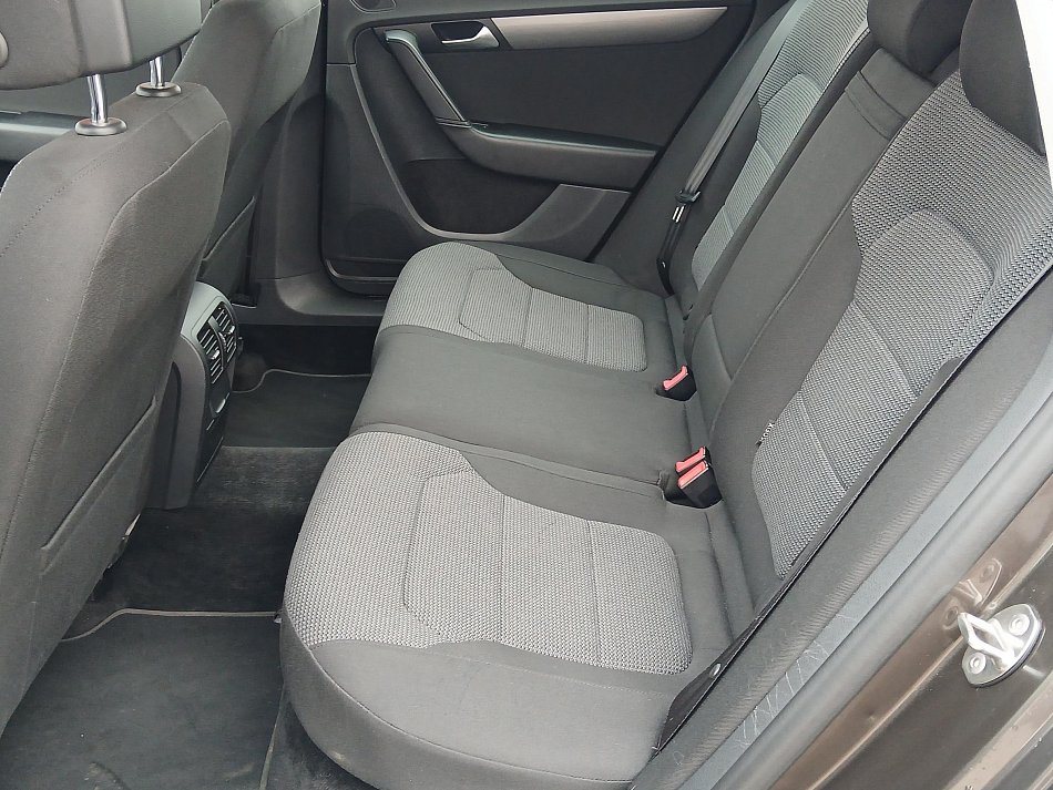 Volkswagen Passat 2.0 TDi 