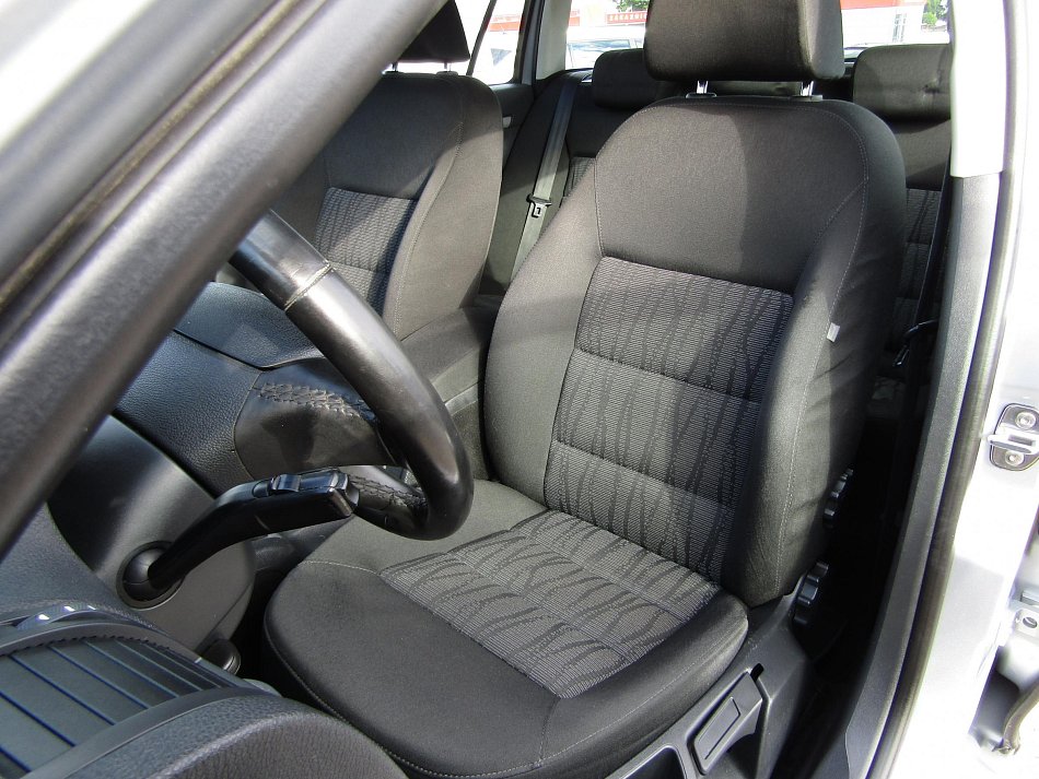 Škoda Octavia II 1.6TDi Elegance