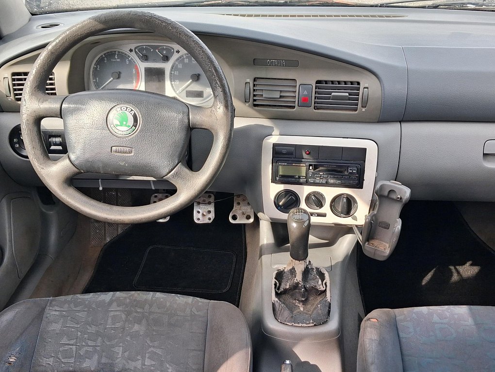 Škoda Octavia 1.6 i 