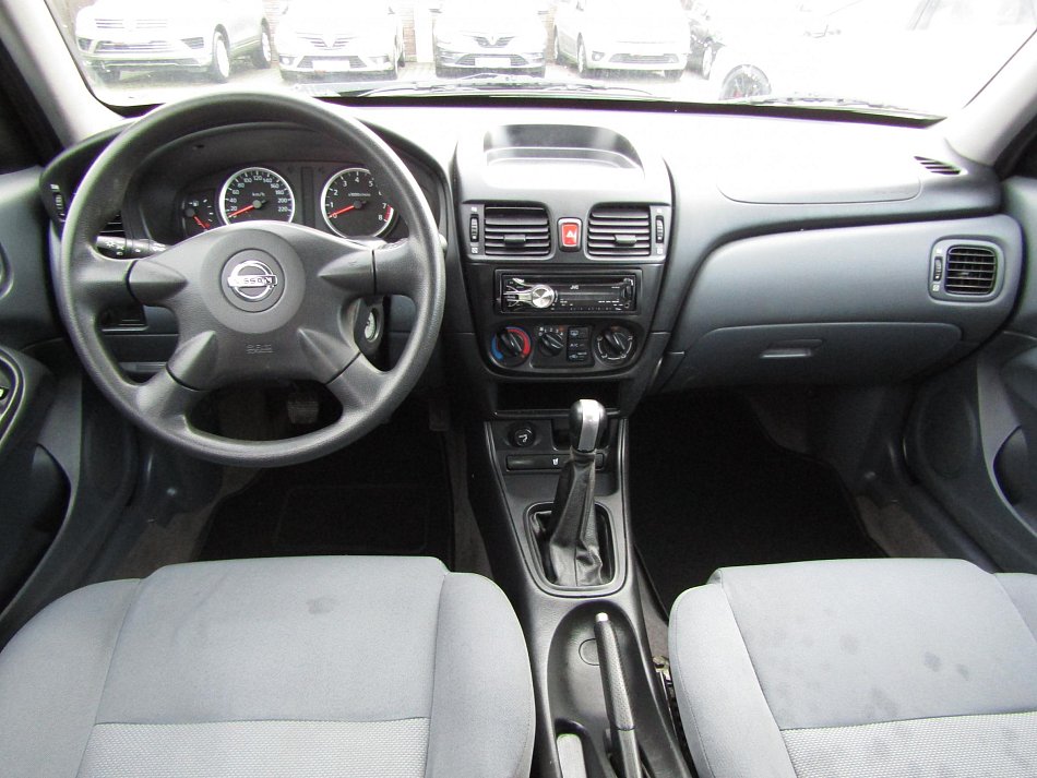 Nissan Almera 1.5i 