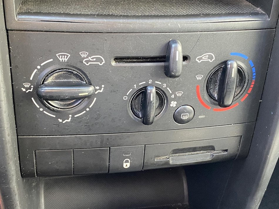 Peugeot 207 1.4 16V 