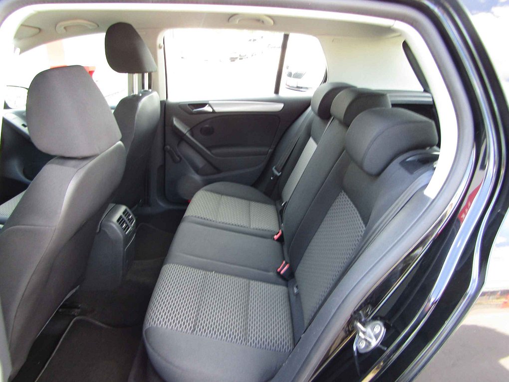 Volkswagen Golf 1.4 MPI 