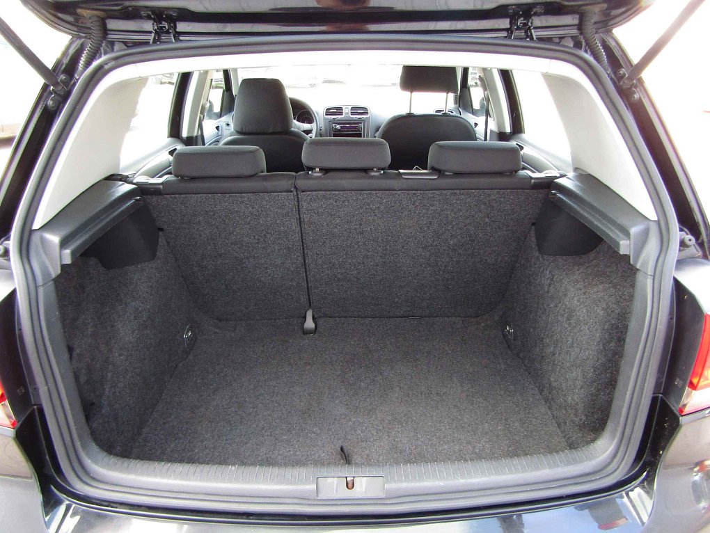 Volkswagen Golf 1.4 MPI 