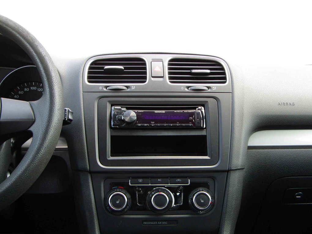 Volkswagen Golf 1.4 MPI 