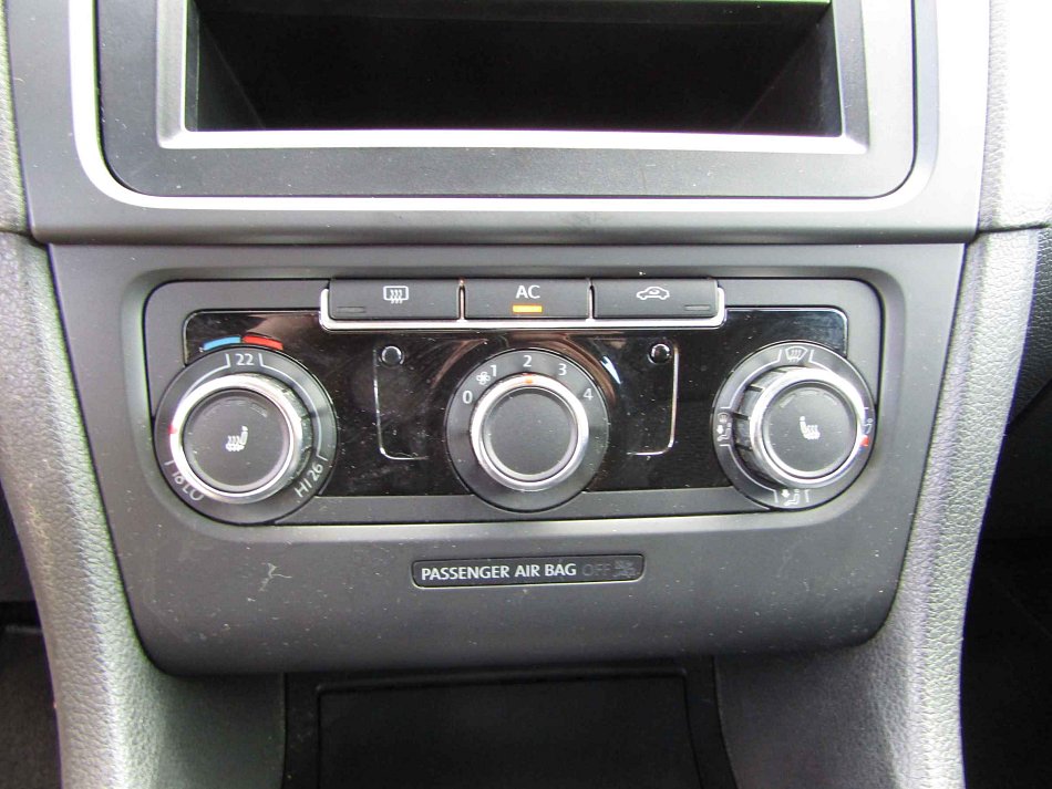 Volkswagen Golf 1.4 MPI 