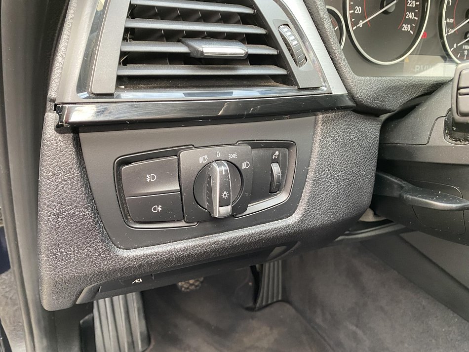 BMW Řada 3 2.0 i Sport 328 i, XDrive