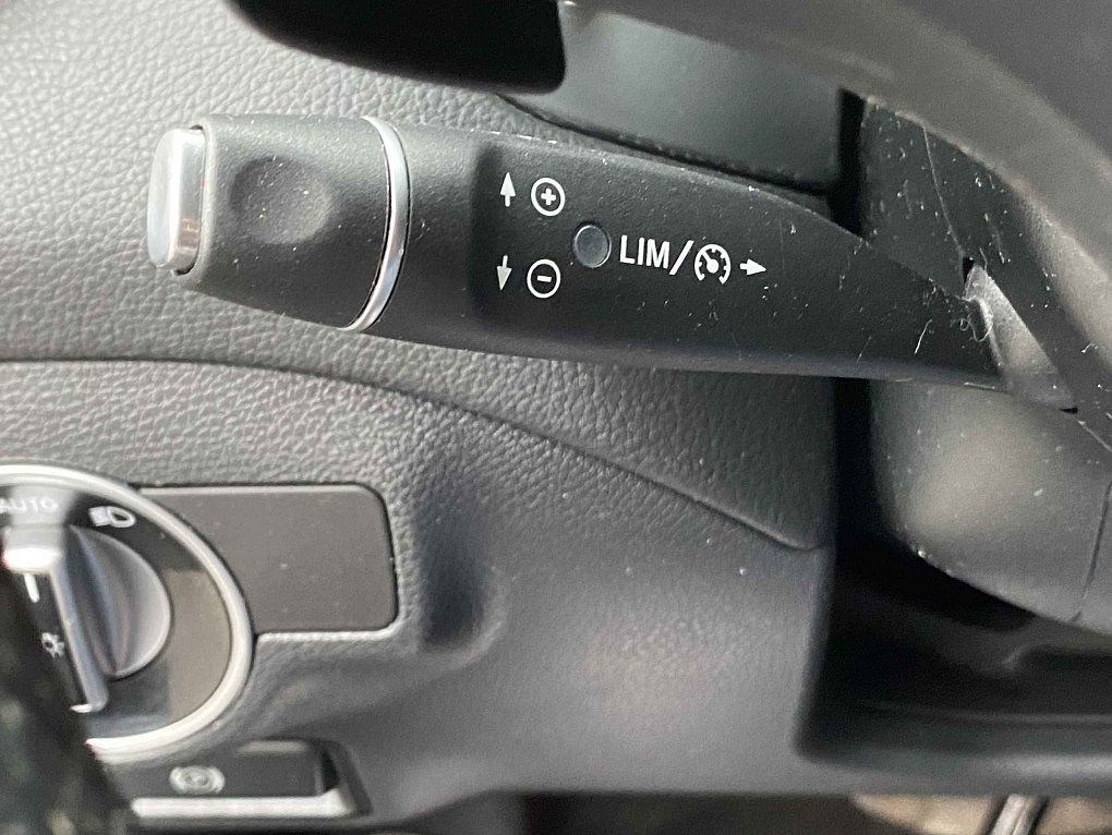 Mercedes-Benz CLA 1.6T  CLA 200