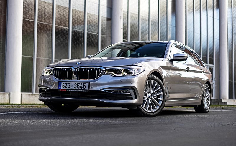 BMW Řada 5 3.0 D LuxuryLine 540d xDrive