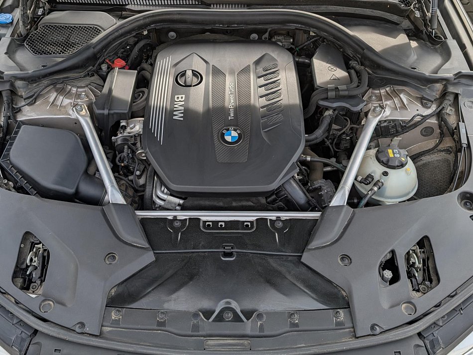 BMW Řada 5 3.0 D LuxuryLine 540d xDrive