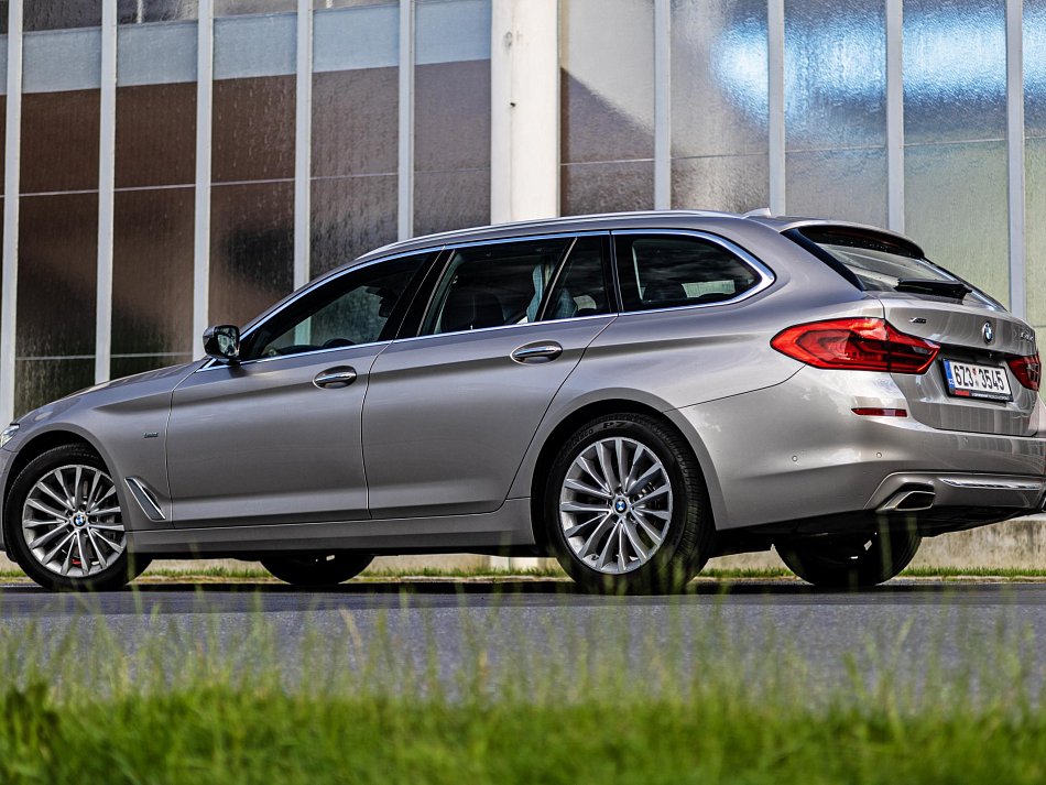 BMW Řada 5 3.0 D LuxuryLine 540d xDrive