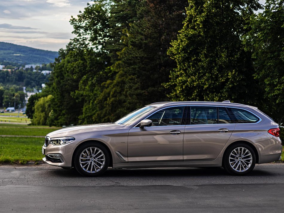 BMW Řada 5 3.0 D LuxuryLine 540d xDrive