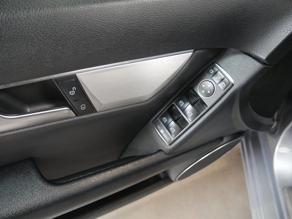 Mercedes-Benz Třída C 2.2 CDi  C200