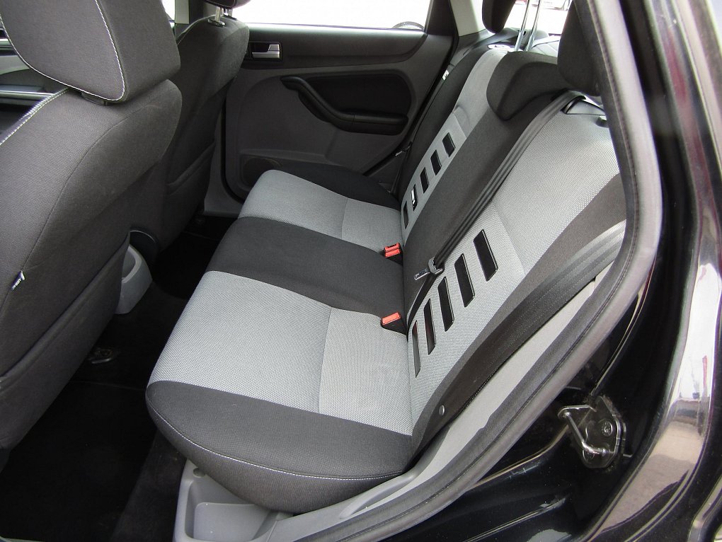 Ford Focus 1.6i 
