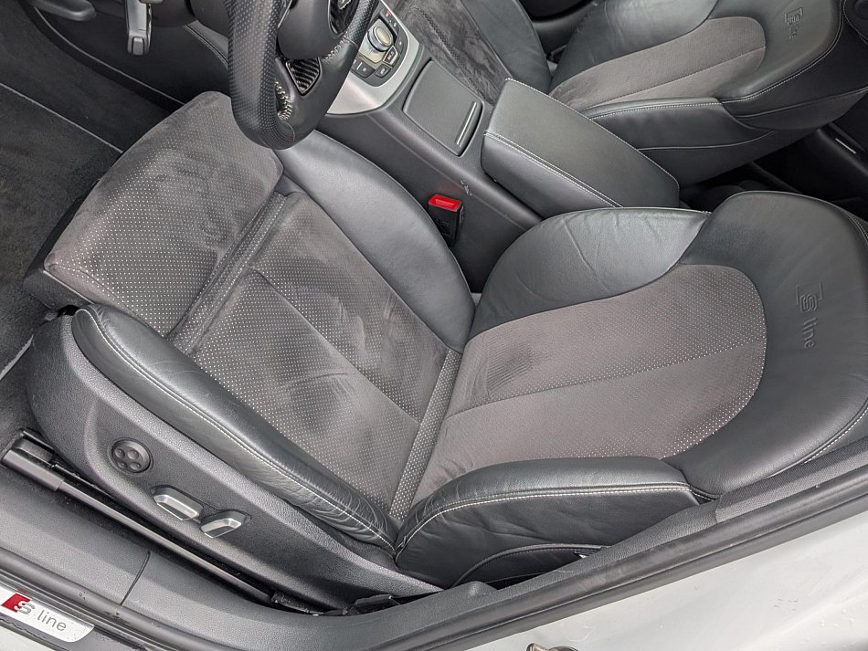 Audi A6 3.0TDi S-line Quattro