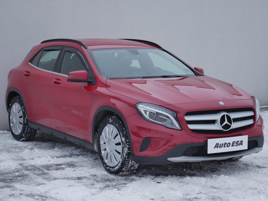 Mercedes-Benz GLA 2.0i  GLA 250  4Matic