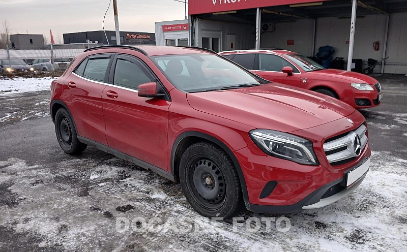 Mercedes-Benz GLA 2.0i  GLA 250  4Matic