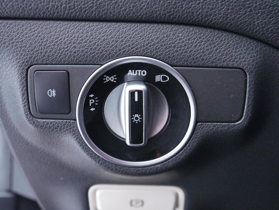 Mercedes-Benz GLA 2.0i  GLA 250  4Matic