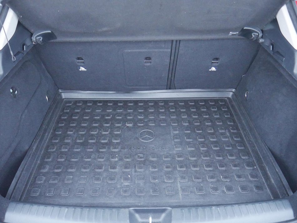 Mercedes-Benz GLA 2.0i  GLA 250  4Matic