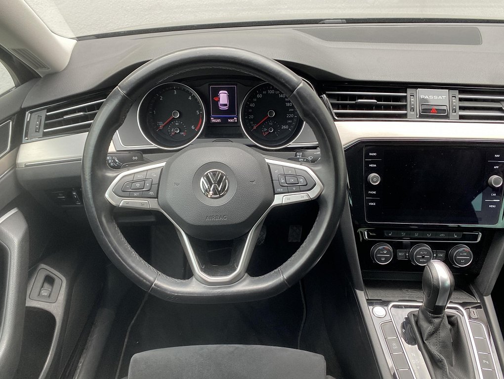 Volkswagen Passat 2.0 TDi Elegance