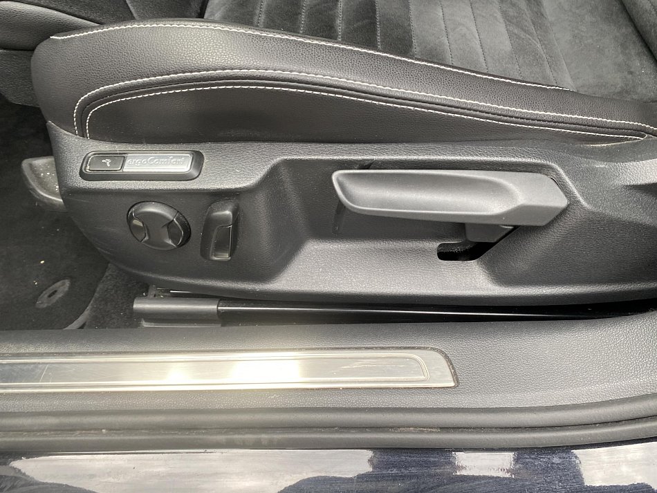 Volkswagen Passat 2.0 TDi Elegance