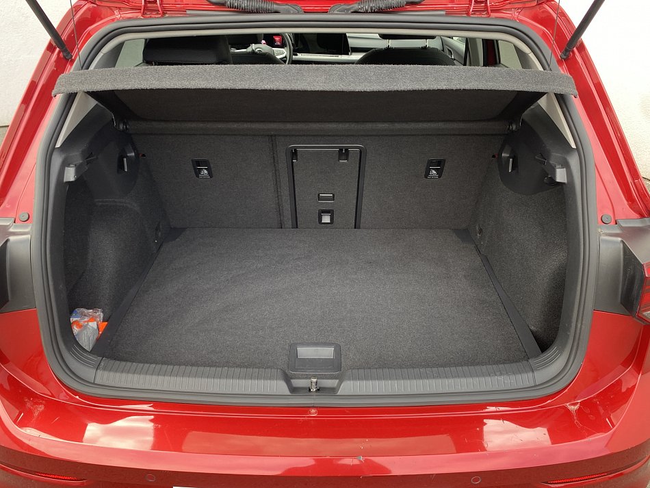 Volkswagen Golf 1.5 e-TSi Style