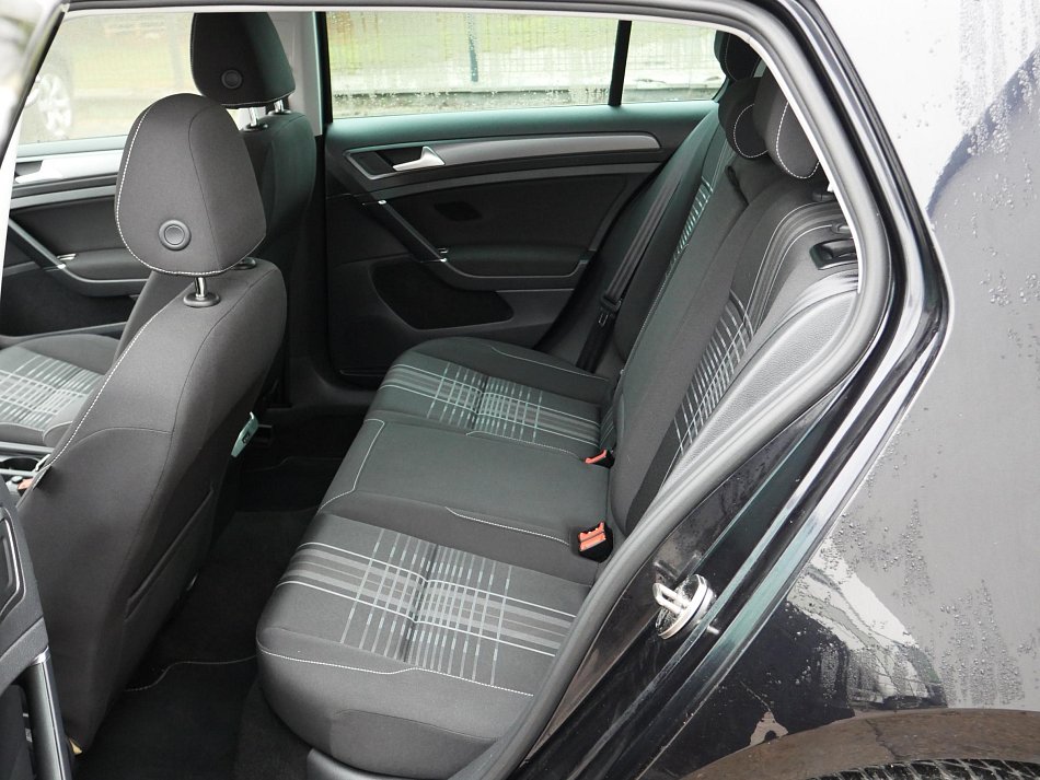 Volkswagen Golf 2.0 TDi Lounge