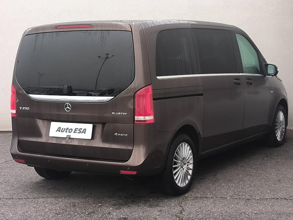 Mercedes-Benz Třída V 2.2CDi Avantgarde V250 4MAT