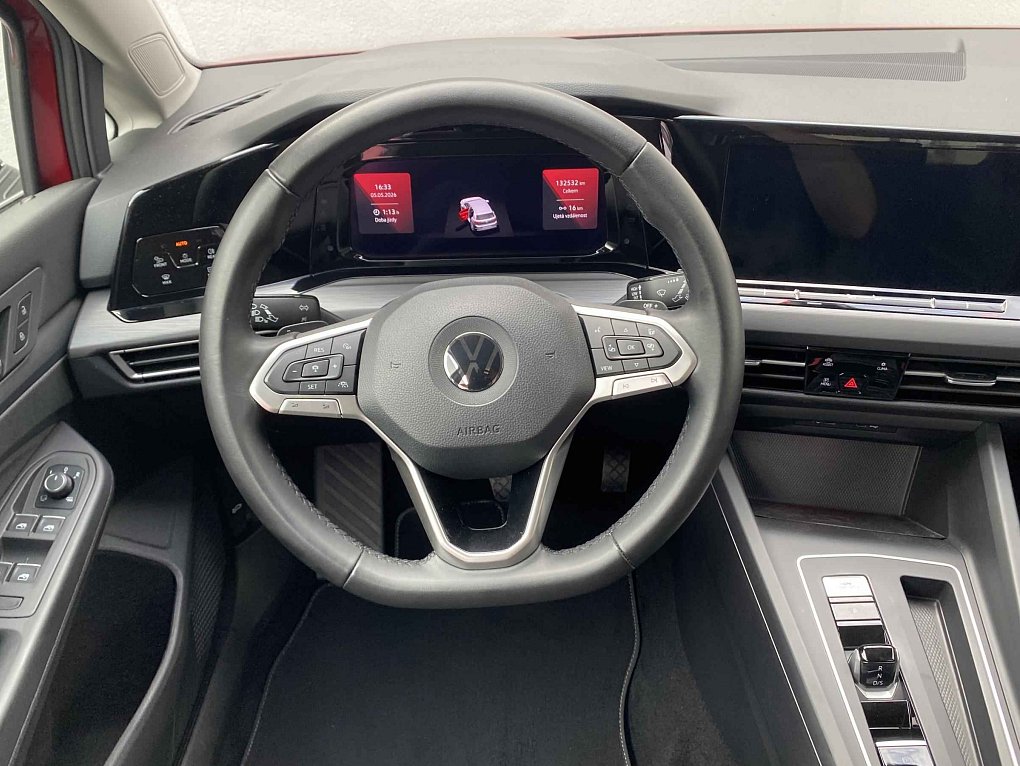 Volkswagen Golf 1.5 e-TSi Style
