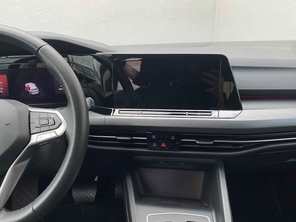 Volkswagen Golf 1.5 e-TSi Style