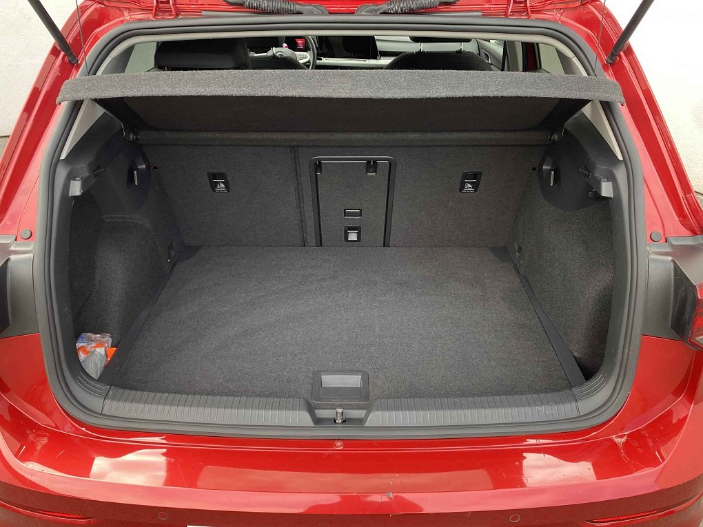 Volkswagen Golf 1.5 e-TSi Style