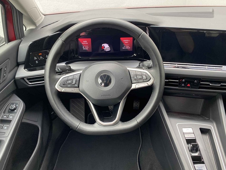 Volkswagen Golf 1.5 e-TSi Style
