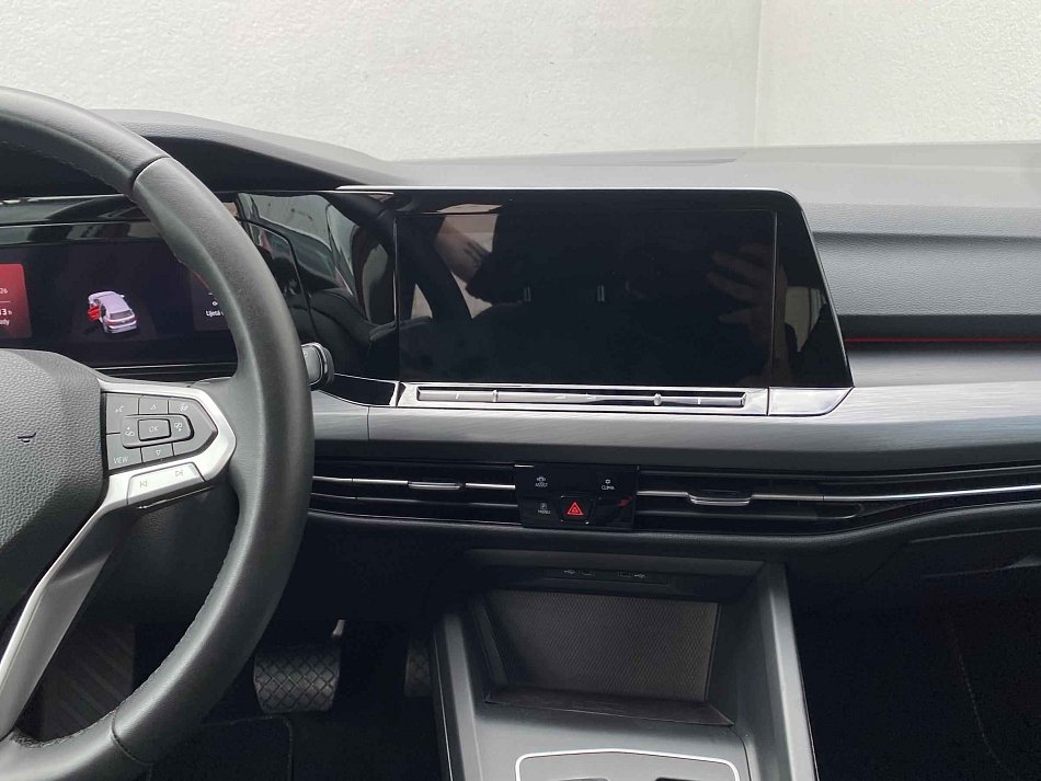 Volkswagen Golf 1.5 e-TSi Style