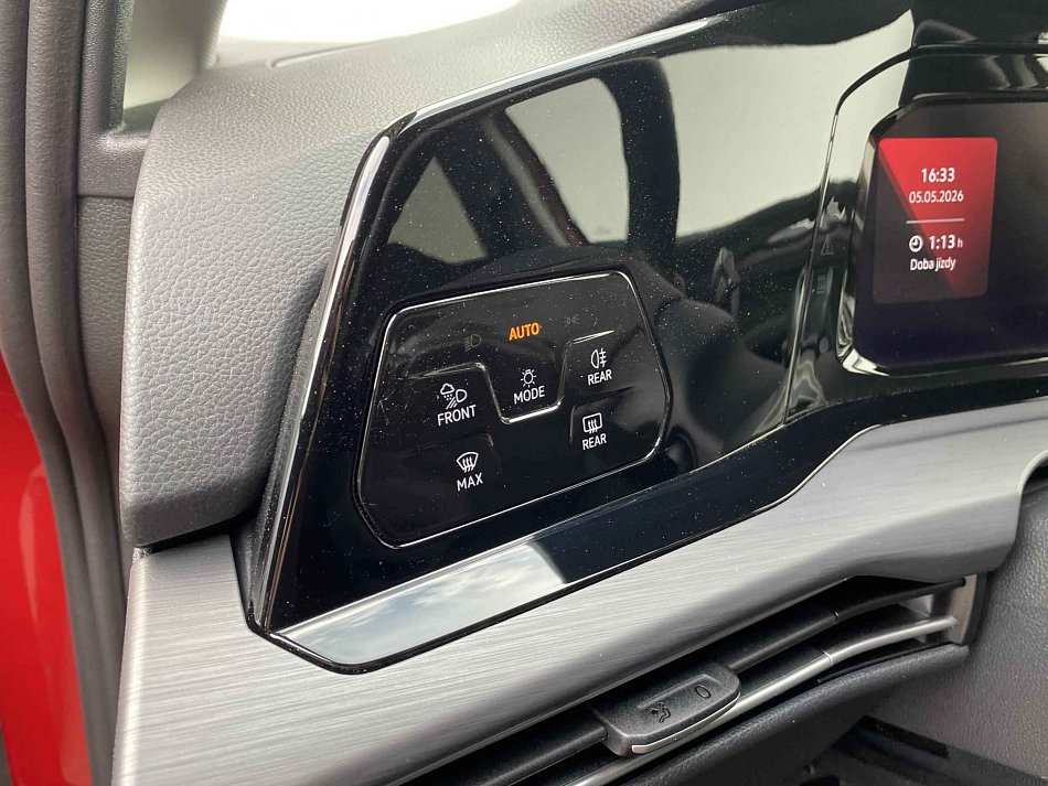 Volkswagen Golf 1.5 e-TSi Style