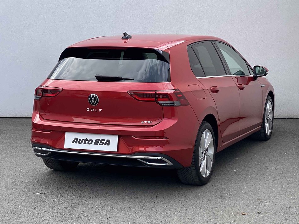 Volkswagen Golf 1.5 e-TSi Style