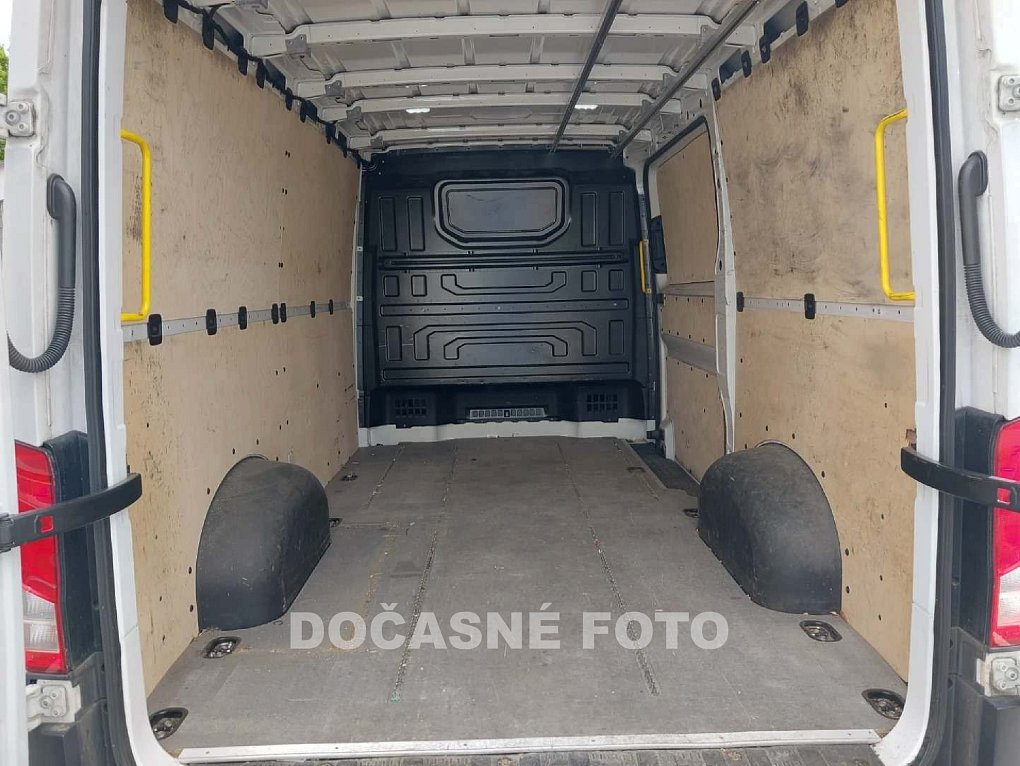 Volkswagen Crafter 2.0TDi  L2H1