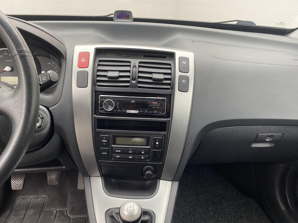 Hyundai Tucson 2.0 i  2WD