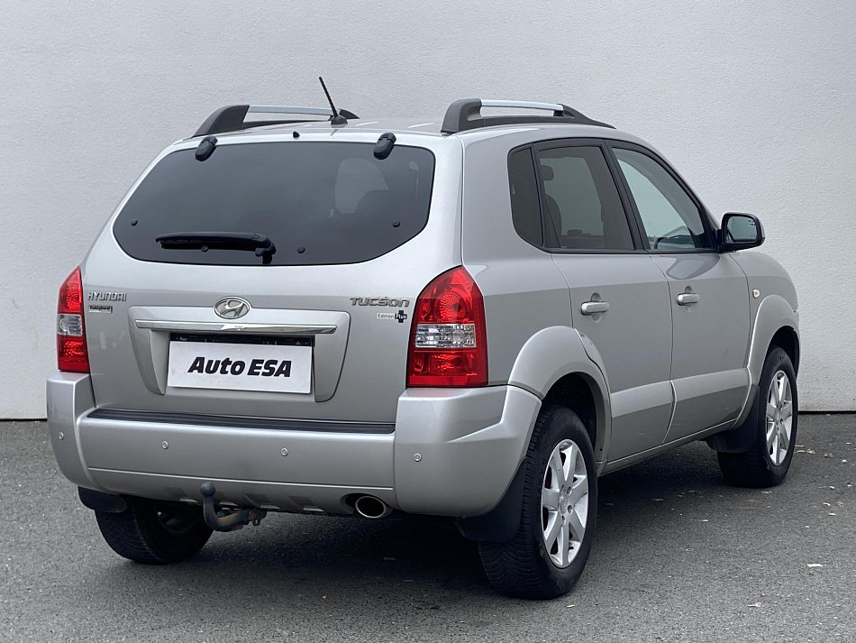 Hyundai Tucson 2.0 i  2WD