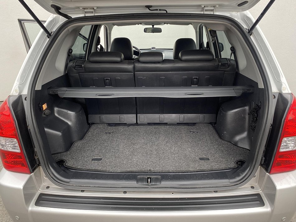 Hyundai Tucson 2.0 i  2WD