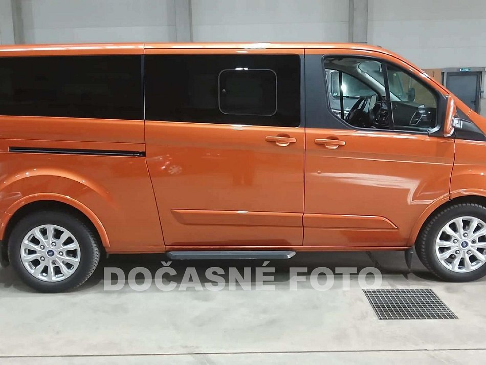 Ford Tourneo Custom 2.0TDCi Titanium L2 8míst