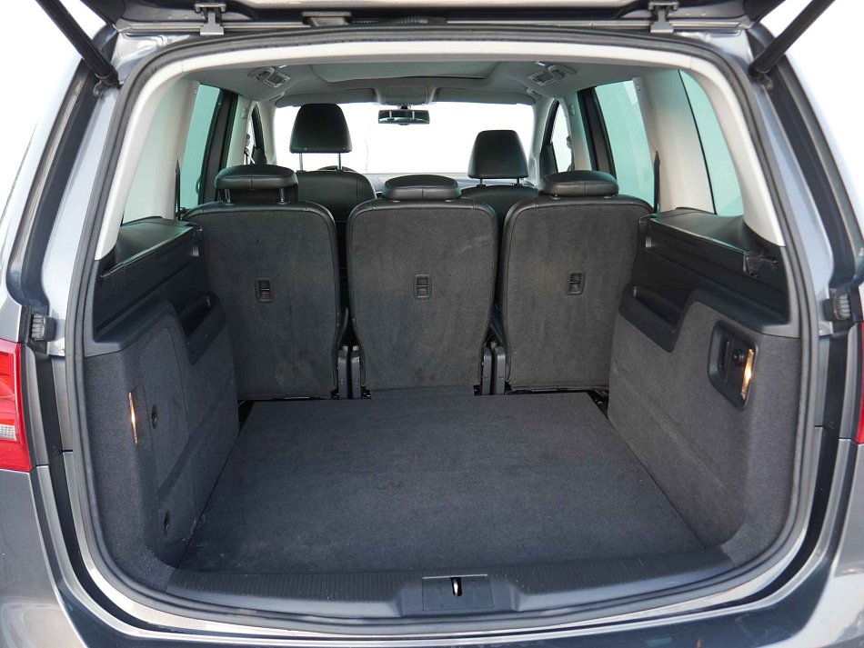 Volkswagen Sharan 2.0TDi 