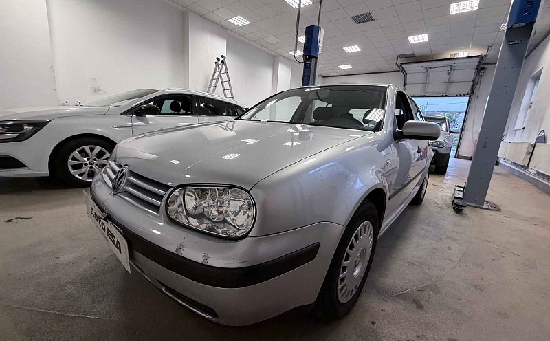 Volkswagen Golf 1.4i 