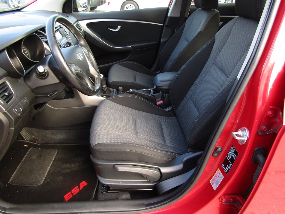 Hyundai I30 1.6GDi Trikolor