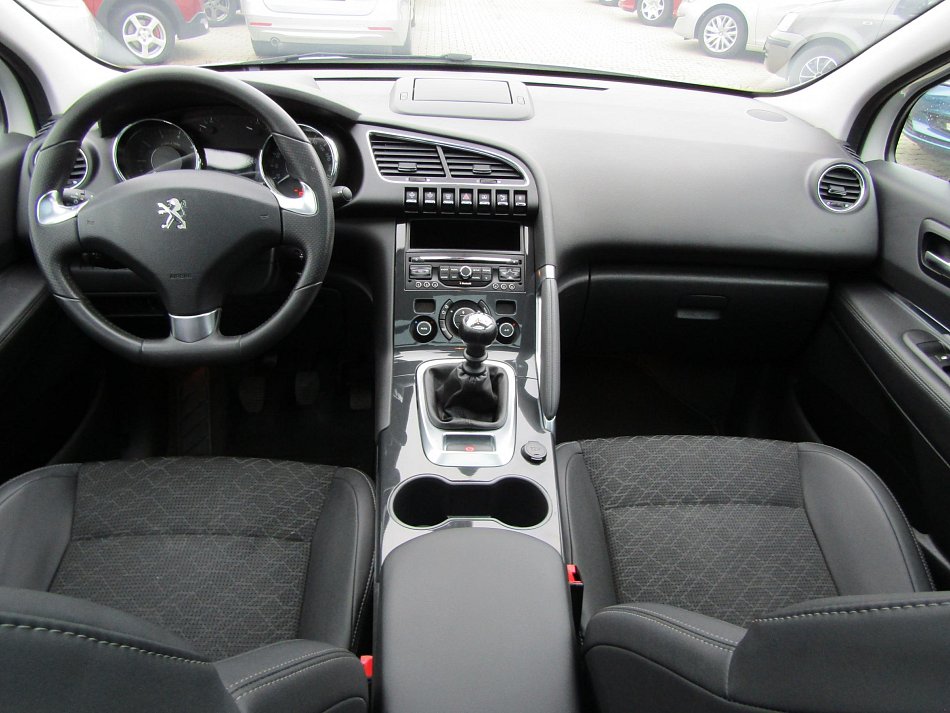 Peugeot 3008 1.2PT 