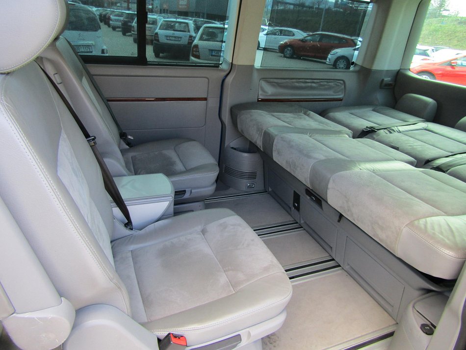 Volkswagen Multivan 2.5TDi Highline